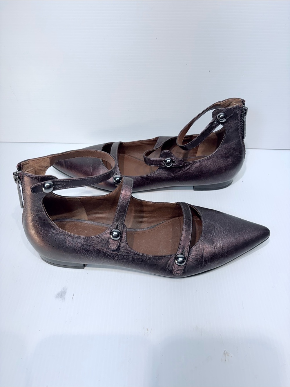 DONALD J PLINER Metallic Plum Pointed-Toe Strappy Flats - Size 7